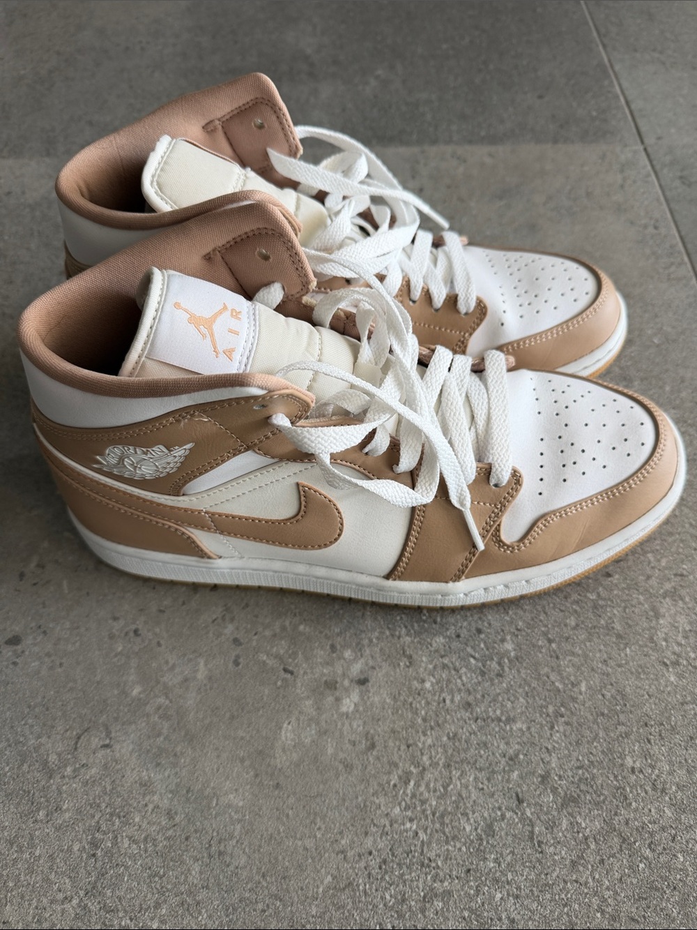 Nike Jordan 1 Mid